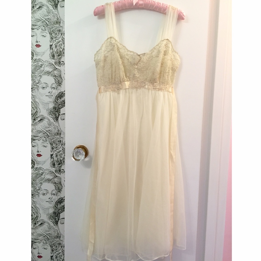 Vintage Lace and Tulle Ivory Negligée